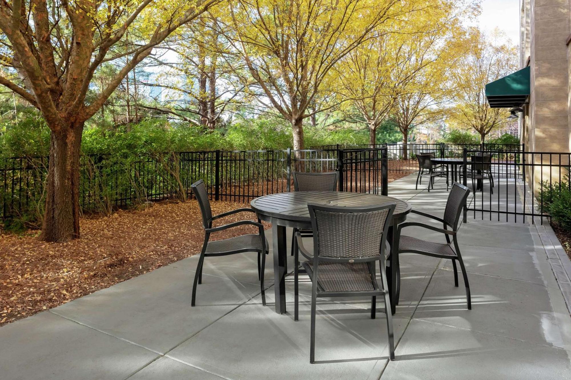 Hilton Garden Inn Atlanta Perimeter Center Dunwoody Exteriör bild